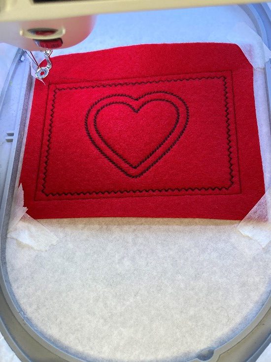 In_the_Hoop_Gift_Card_Holder_22_Final_border_stitching_BERNINA_WeAllSew_Blog_50x734px