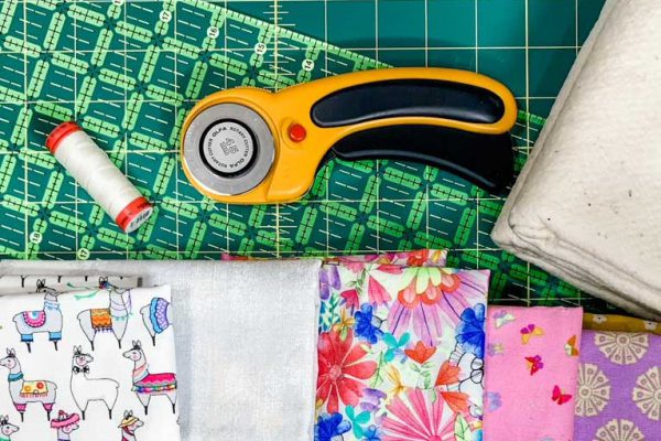 Picture of supplies needed to sew the 18 inch doll patchwork quilt