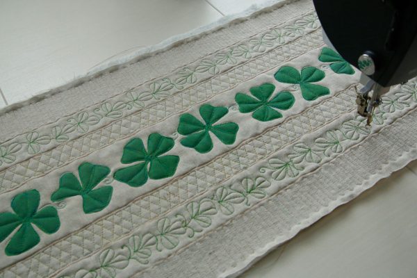 FMQ Shamrock Table Runner,