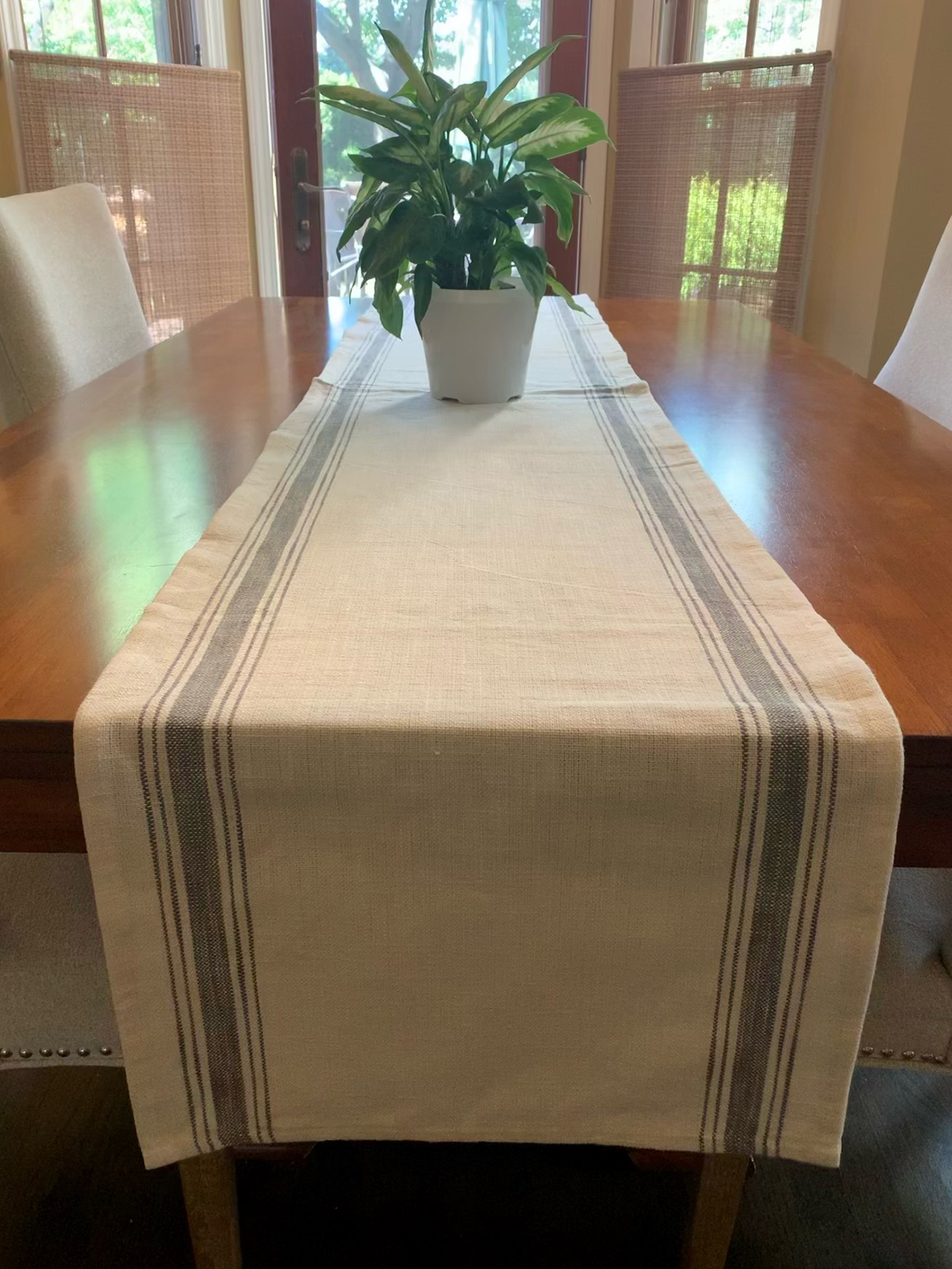 Embellished_Table_Runner_02_Runner_BERNINA_WeAllSew_Blog_1200x1600px