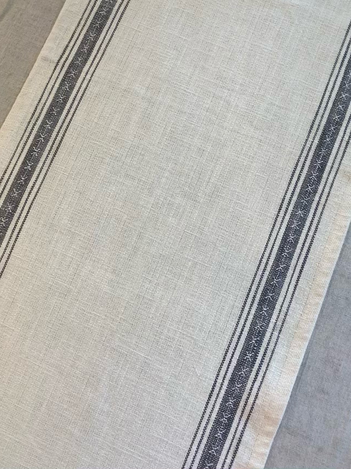 Embellished_Table_Runner_10_Second_Side_BERNINA_WeAllSew_Blog_1200x1600px