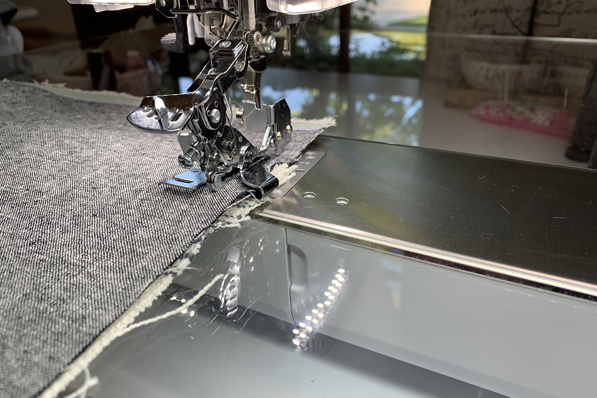 Embellished_Table_Runner_28_Ruffler_Setup_BERNINA_WeAllSew_Blog_1200x800px