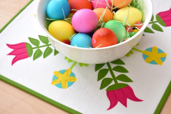Spring Table Topper Tutorial by Erika MulvenAna