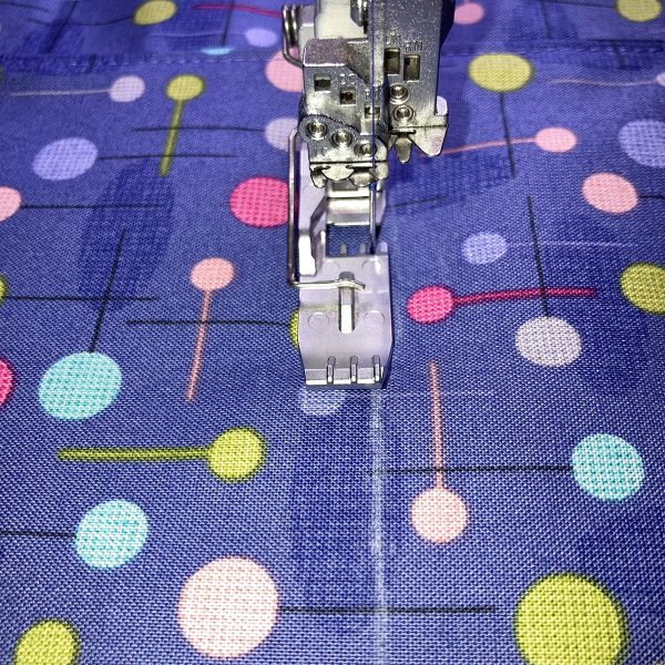 WAS_Sweatshirt_Bag_14_Sew_pocket_BERNINA_WeAllSew_Blog_1200x1200px