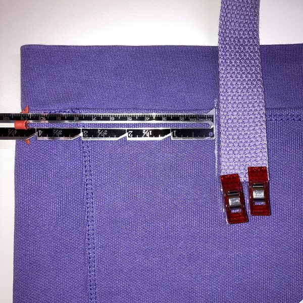 WAS_Sweatshirt_Bag_24_Strap_placement_BERNINA_WeAllSew_Blog_1200x1200px