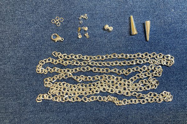Overlocker_Jewelry_012_Jewelery_findings_BERNINA_WeAllSew_Blog_1200x800px
