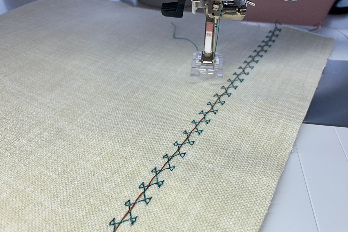 Decorative_Stitch_Placemat_22_Couched_Thread_BERNINA_WeAllSew_1200x800px