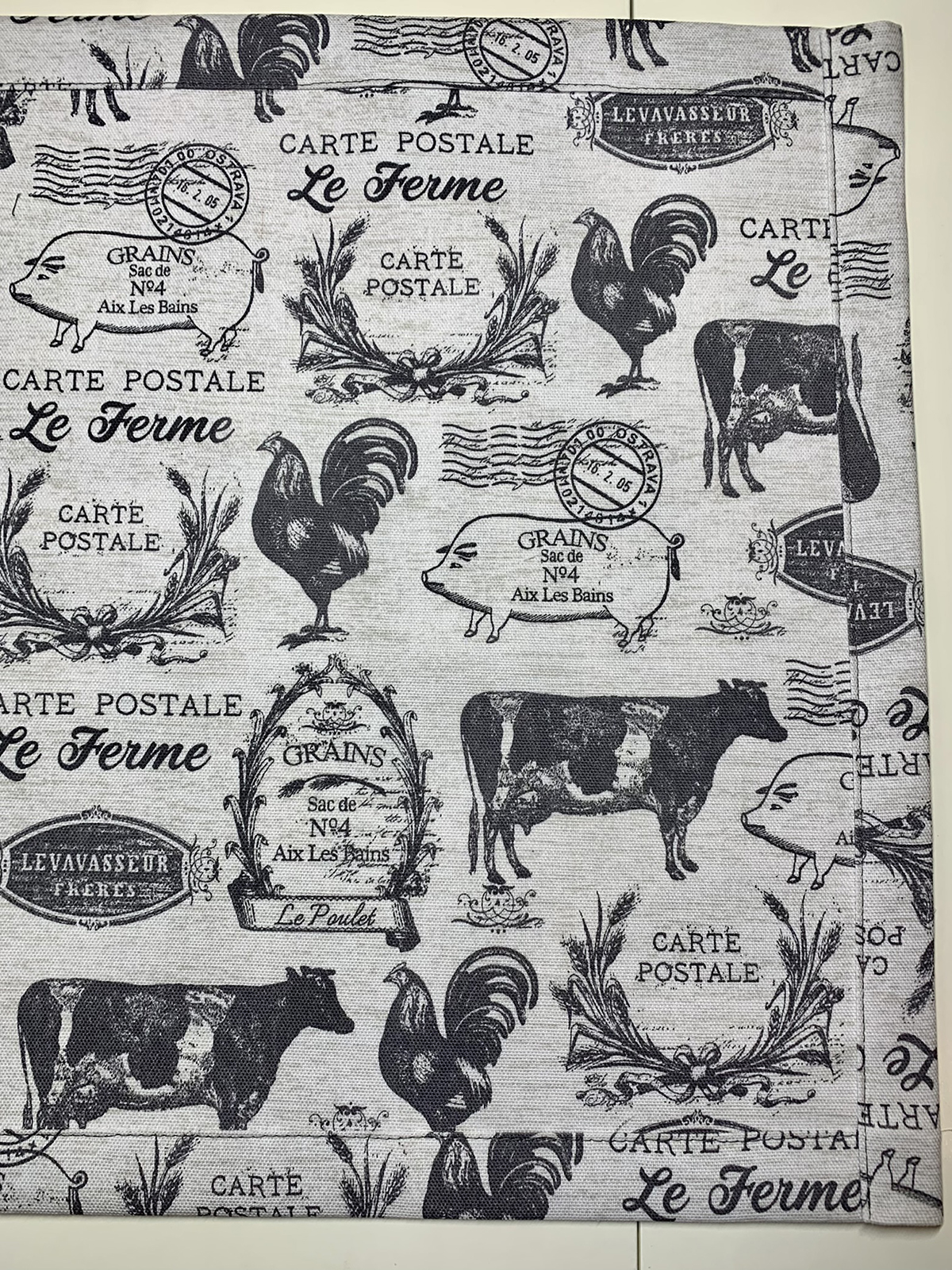 Decorative_Stitch_Placemat_36_Binding_BERNINA_WeAllSew_1200x1600px