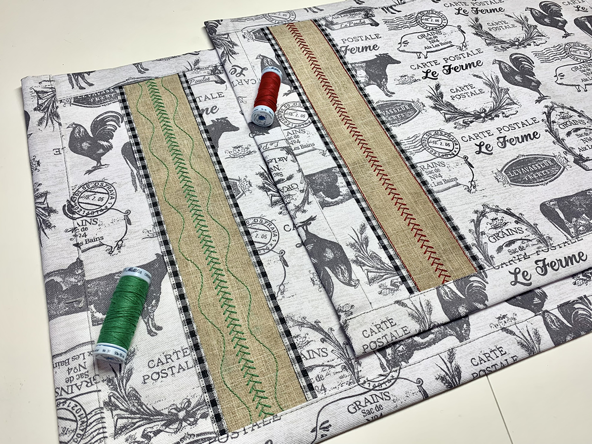 Decorative_Stitch_Placemat_38_Finished_BERNINA_WeAllSew_1200x900px