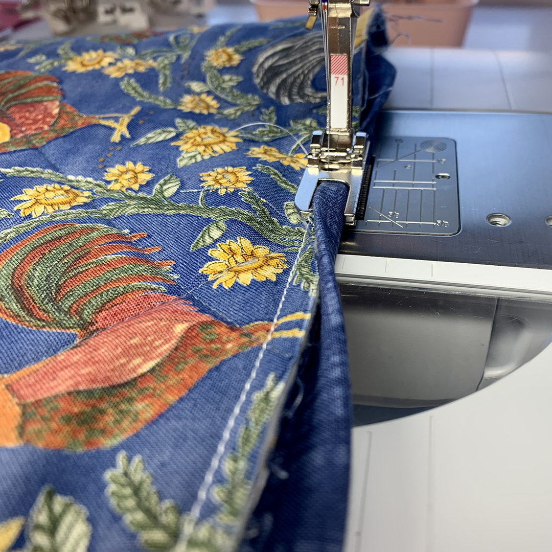 Lap_Seam_Bindfing_15_Stitch_Binding_BERNINA_WeAllSew_Blog_1080x1080px