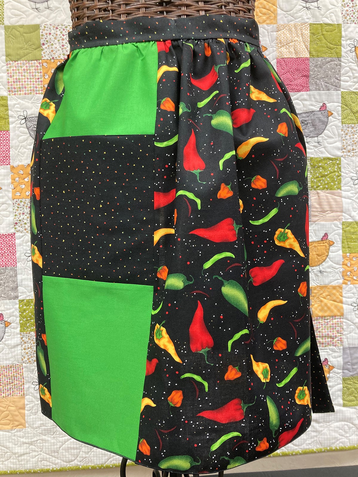 Serging_an_Apron_01_Title_BERNINA_WeAllSew_Blog_1200x1600px