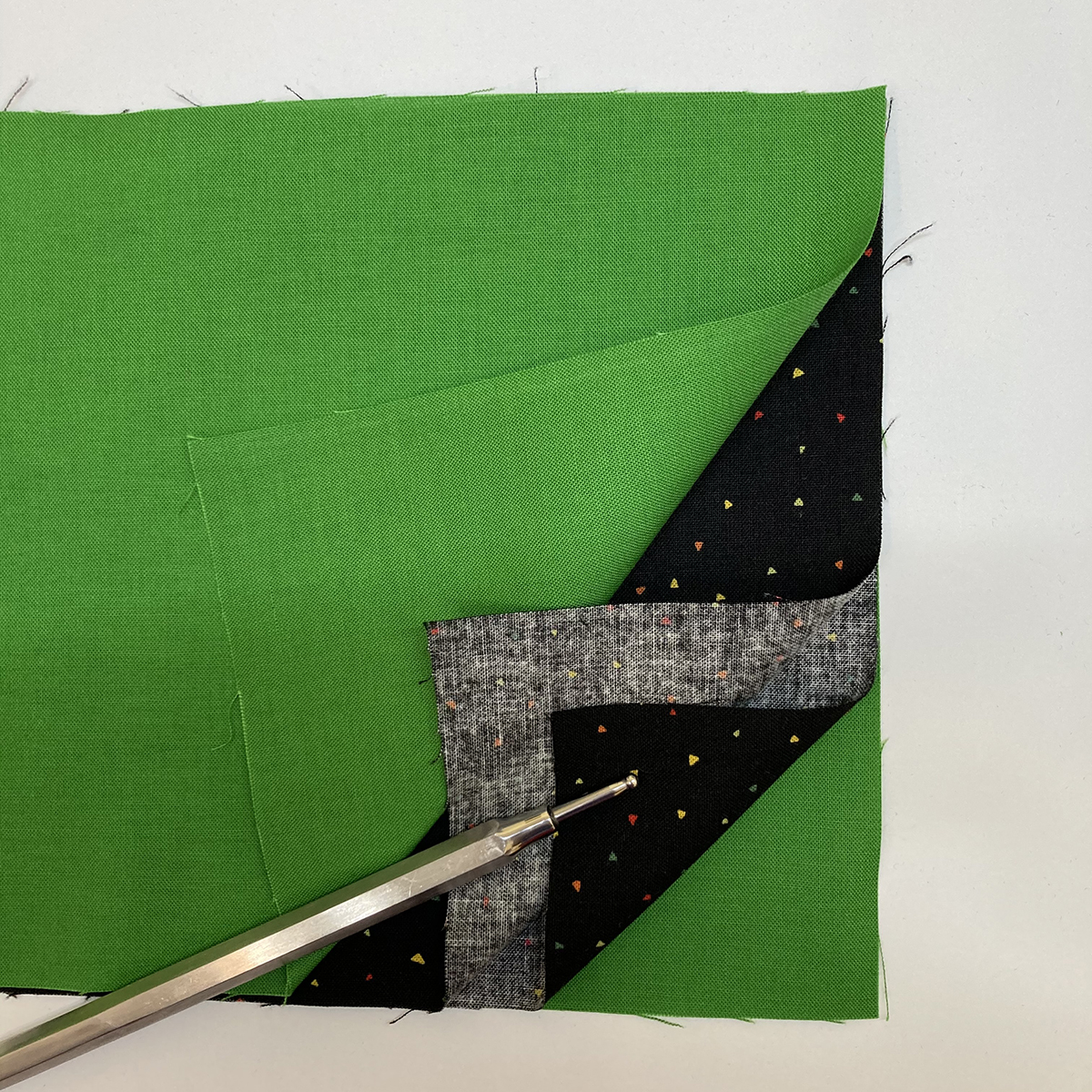 Serging_an_Apron_03_Pocket_insert_assembly_BERNINA_WeAllSew_Blog_1200x1200px