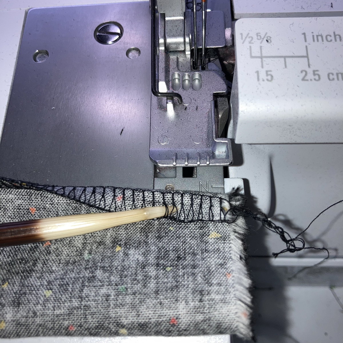 Serging_an_Apron_12_Corner_BERNINA_WeAllSew_Blog_1200x1200px