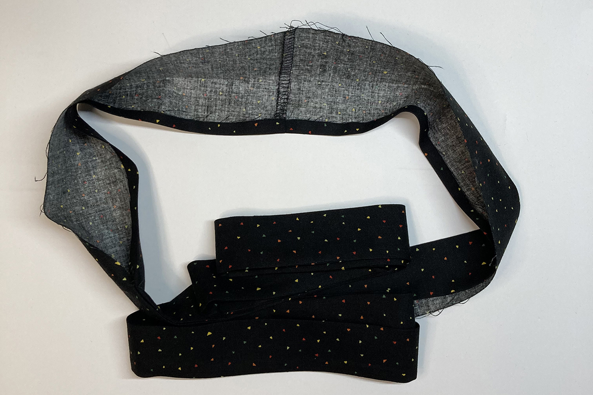 Serging_an_Apron_14_Waistband_turned_BERNINA_WeAllSew_Blog_1200x800px