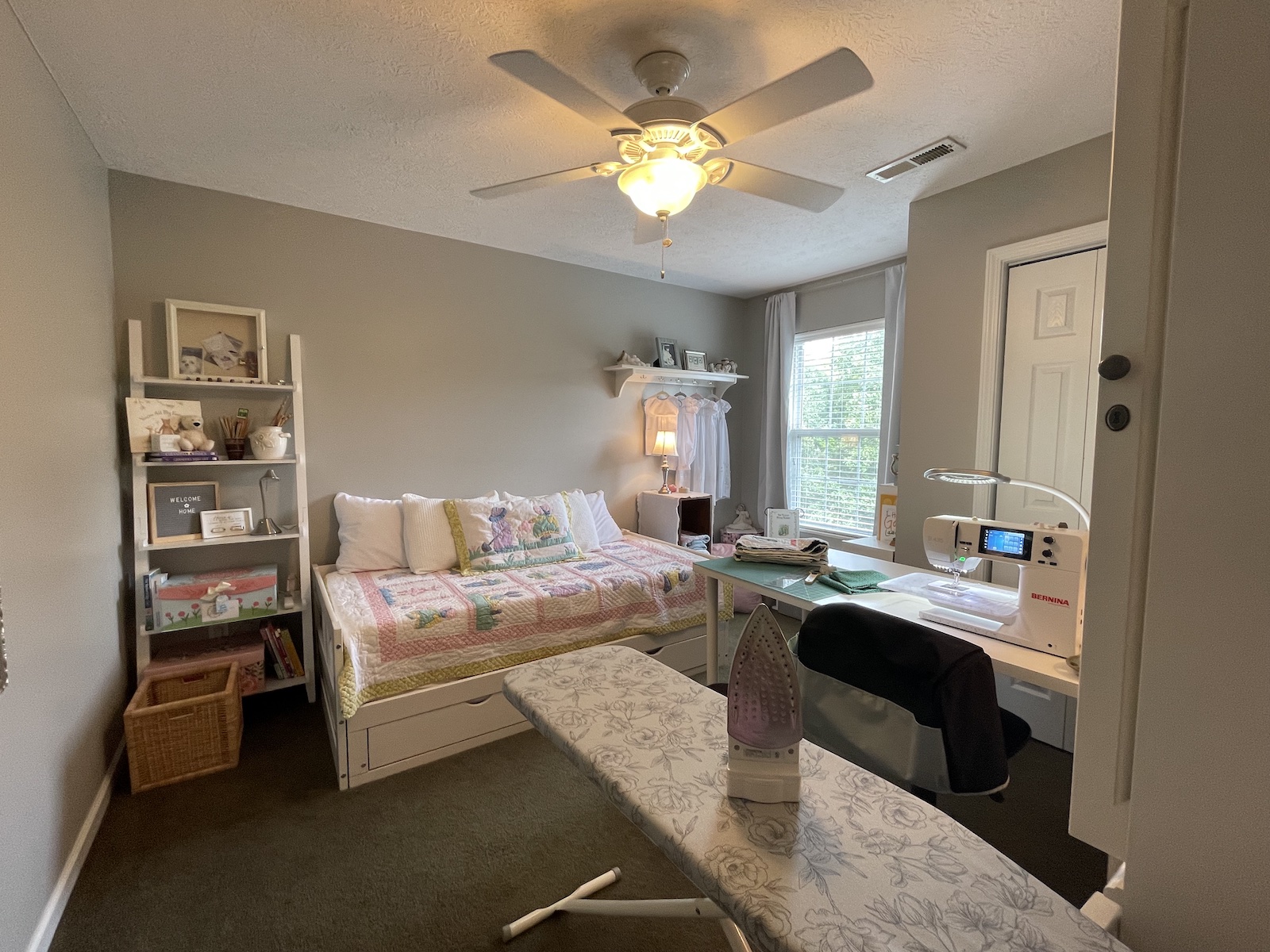 Sewing Space Tutorial: Transformation Guest Room to Sewing Room 4