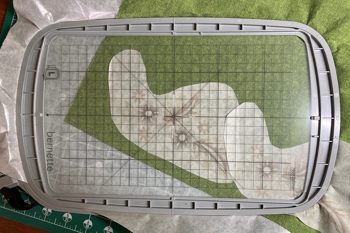 Serging_an_Apron_Part 2_27_Hooping_BERNINA_WeAllSew_Blog_1200x800px