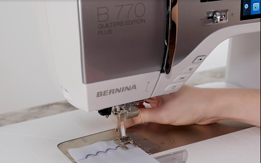 MTC_Scalloped_Hair_Bow_05_First_Row_BERNINA_WeAllSew_Blog_900x565px