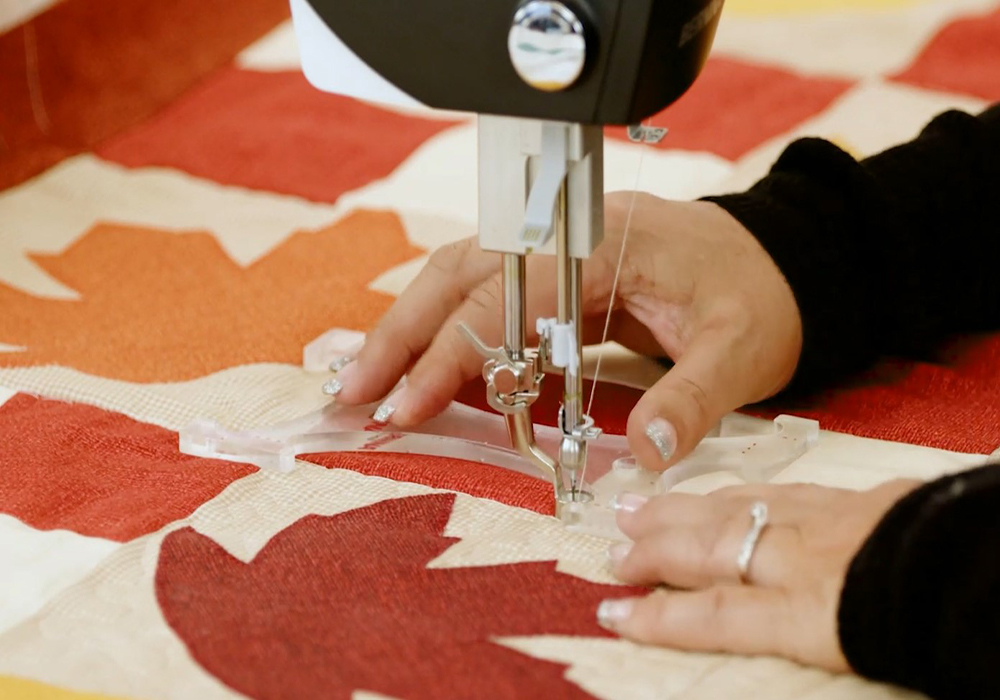 December_Autumn_Quilt_12_orange_Peel_ruler_BERNINA_WeAllSew_Blog_1000x700px