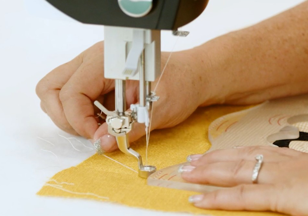 December_Autumn_Quilt_18_start_in_seam_BERNINA_WeAllSew_Blog_1000x700px