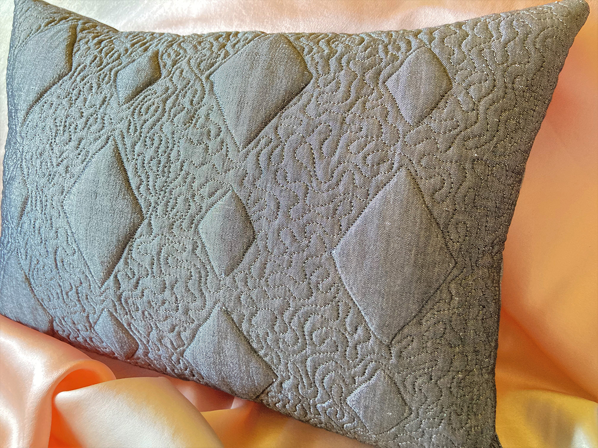 Trapunto_Pillow_01_Title_BERNINA_WeAllSew_Blog_1200x900px