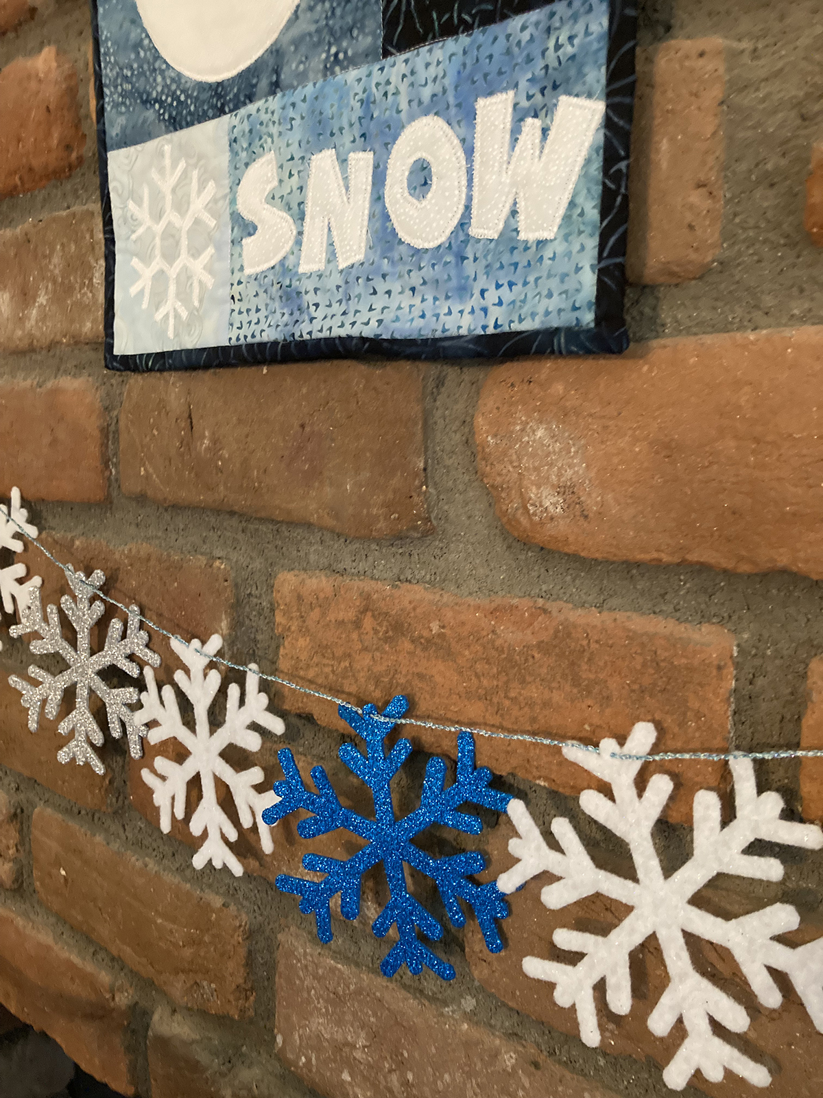 Winter_Garland_Part_1_01_Title_BERNINA_WeAllSew_Blog_1200x1600px