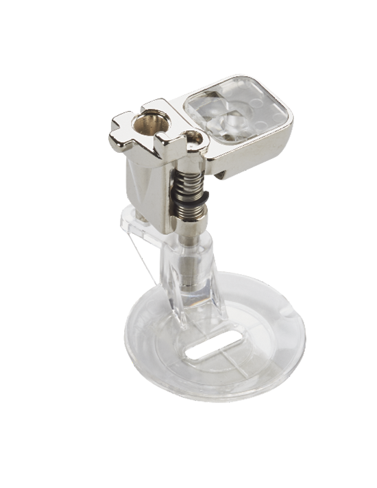 Winter_Garland_Part_1_05_Foot_44C_BERNINA_WeAllSew_Blog_550x712px