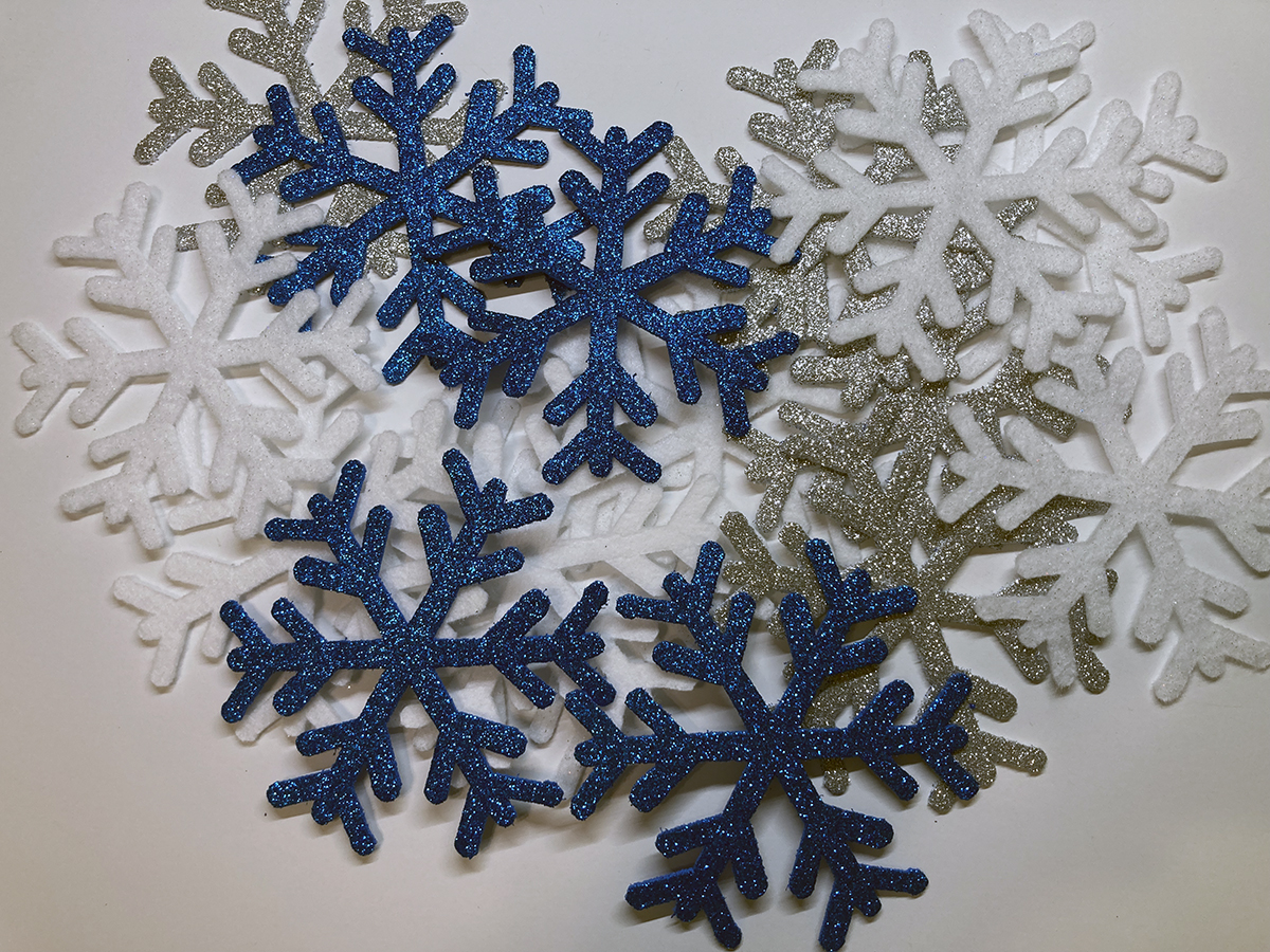 Winter_Garland_Part_1_22_Lots_of_Snowflakes_BERNINA_WeAllSew_Blog_1200x900px