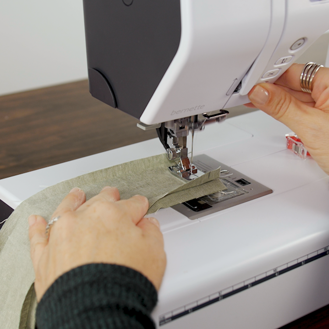 MTC_Produce_Bag_03_sewing_short_ends_BERNINA_WeAllSew_Blog_1080x1080px