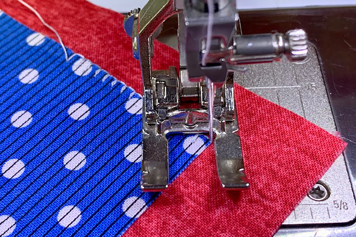 Machine_Applique_3_Ways_13_pivot_corner_BERNINA_WeAllSew_Blog_1200x800px