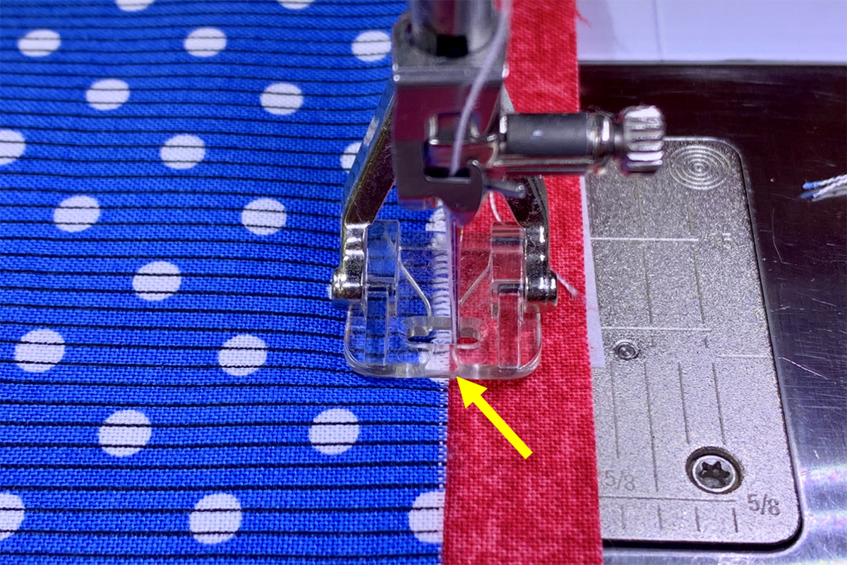 Machine_Applique_3_Ways_21_satin_stitch_with_arrow_BERNINA_WeAllSew_Blog_1200x800px