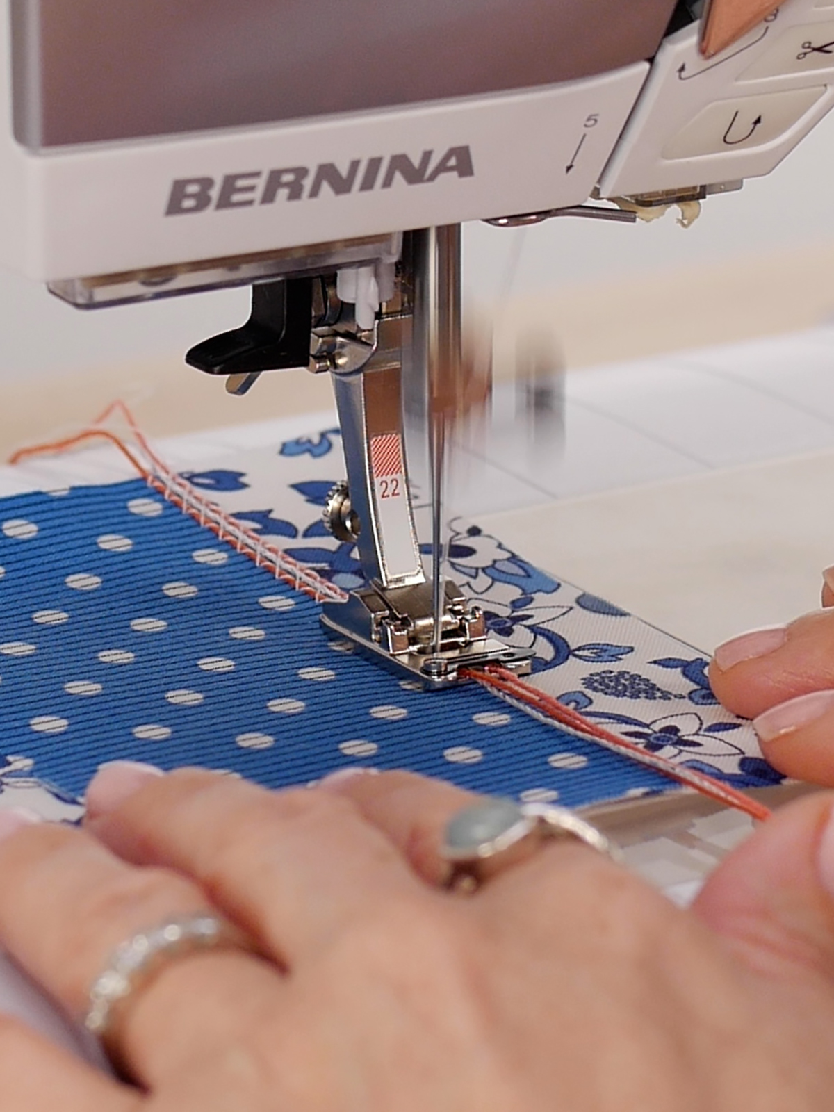 Machine_Applique_3_Ways_29_sewing_honeycomb_stitch_BERNINA_WeAllSew_Blog_1200x1600px