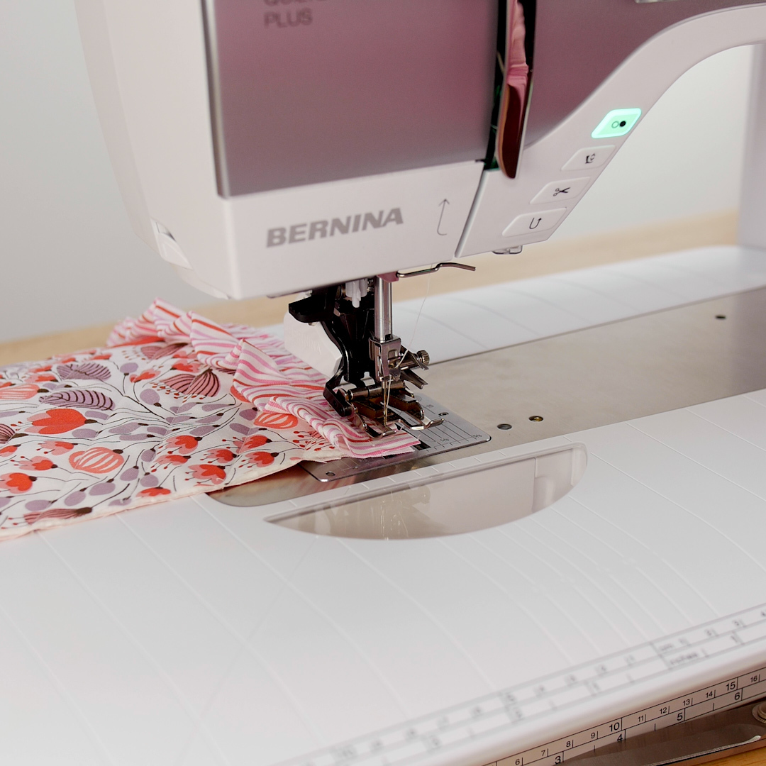 MTC_Binding_with_Ruffles_09_ruffle_at_corner_BERNINA_WeAllSew_Blog_1080x1080px