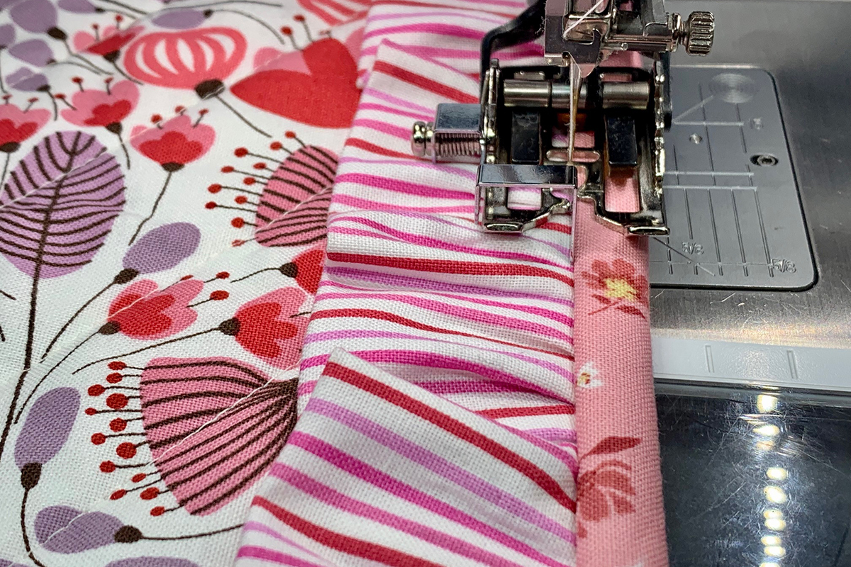 MTC_Binding_with_Ruffles_15_walking_foot_with_center_blade_BERNINA_WeAllSew_Blog_1200x800px