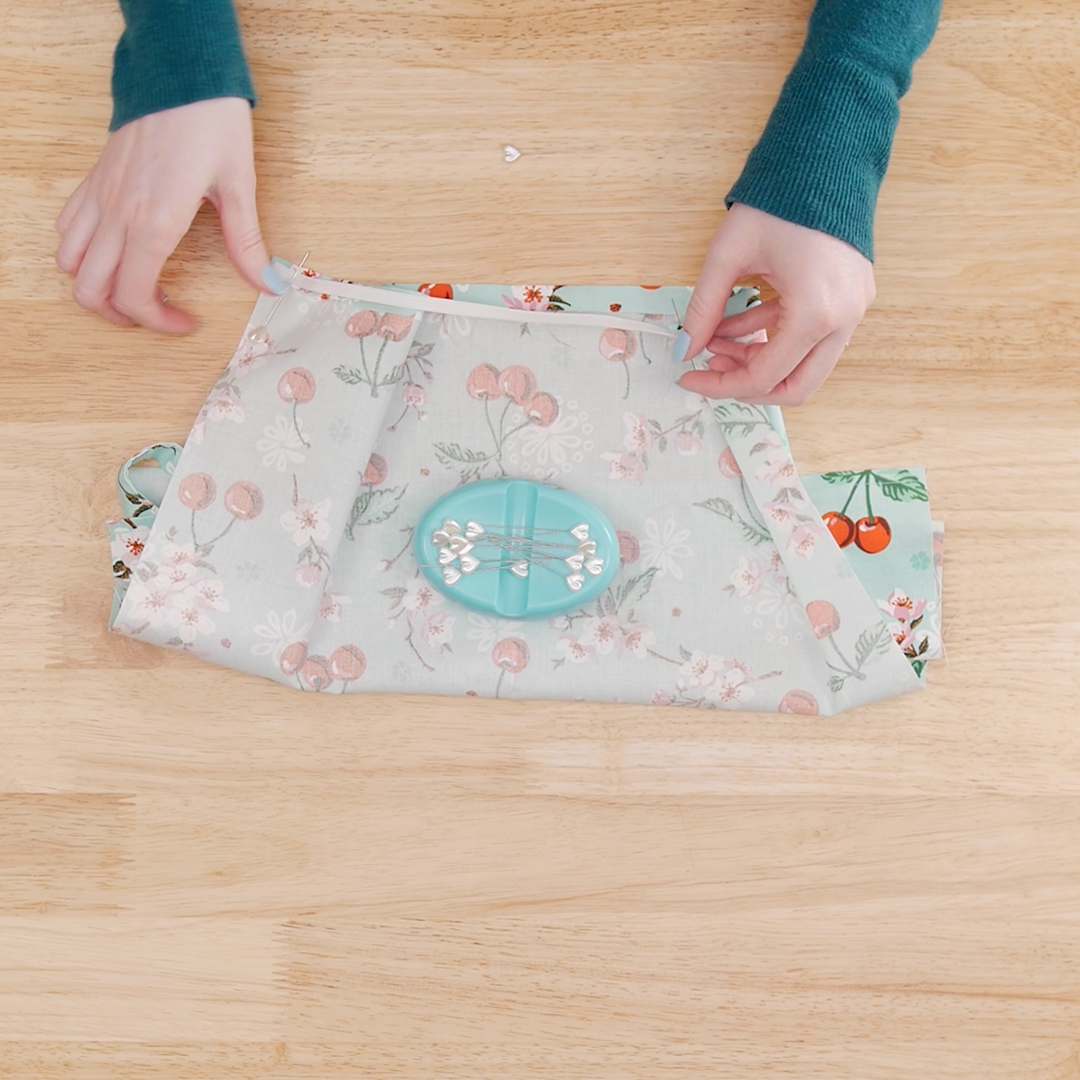 MTC_Bag_Collector_11_Pin_Elastic_BERNINA_WeAllSew_Blog_1080x1080px