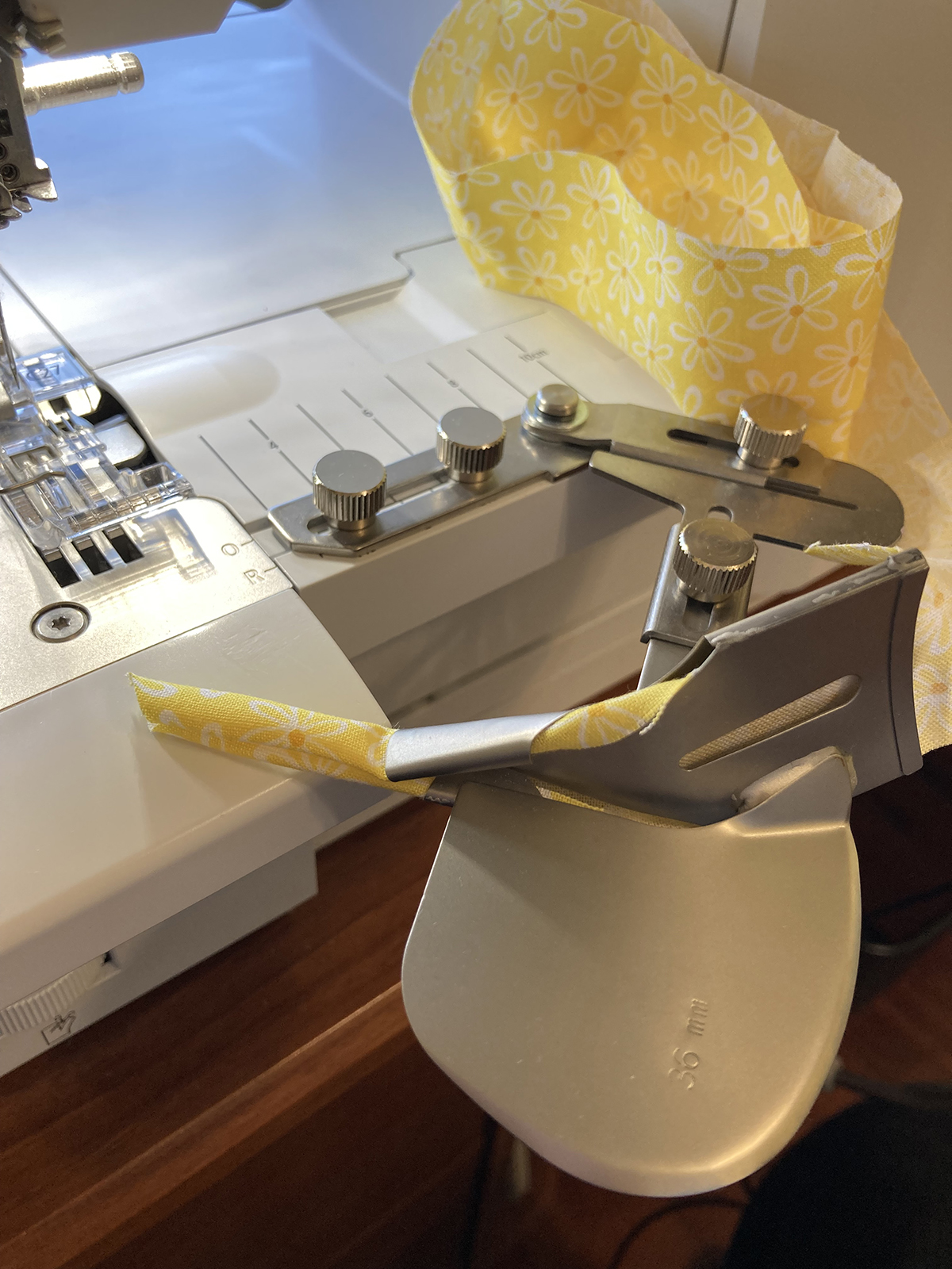 Sun_Bonnet_07_Swung_Out_Serger_Sunbonnet_WAS_BERNINA_WeAllSew_Blog_1200x1600px