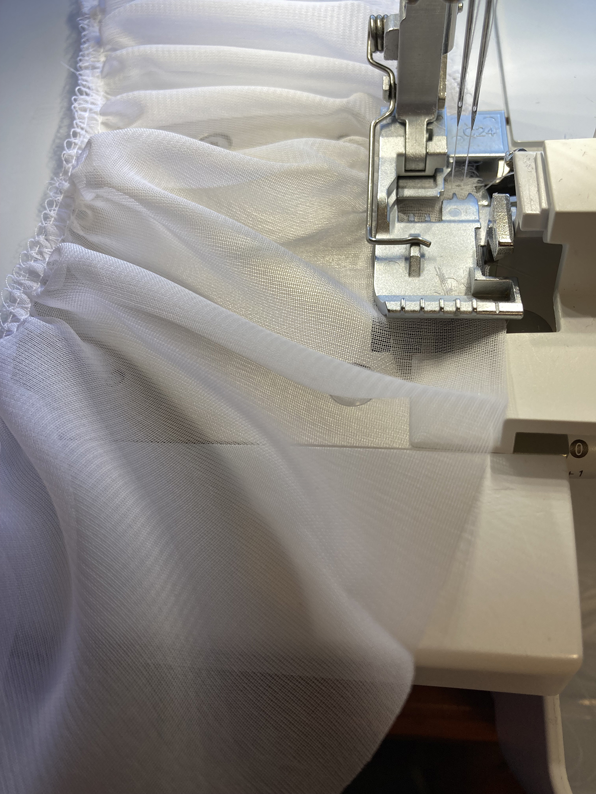 Sun_Bonnet_15_Stitch_Strip_Serger_Sunbonnet_WAS_BERNINA_WeAllSew_Blog_1200x1600px