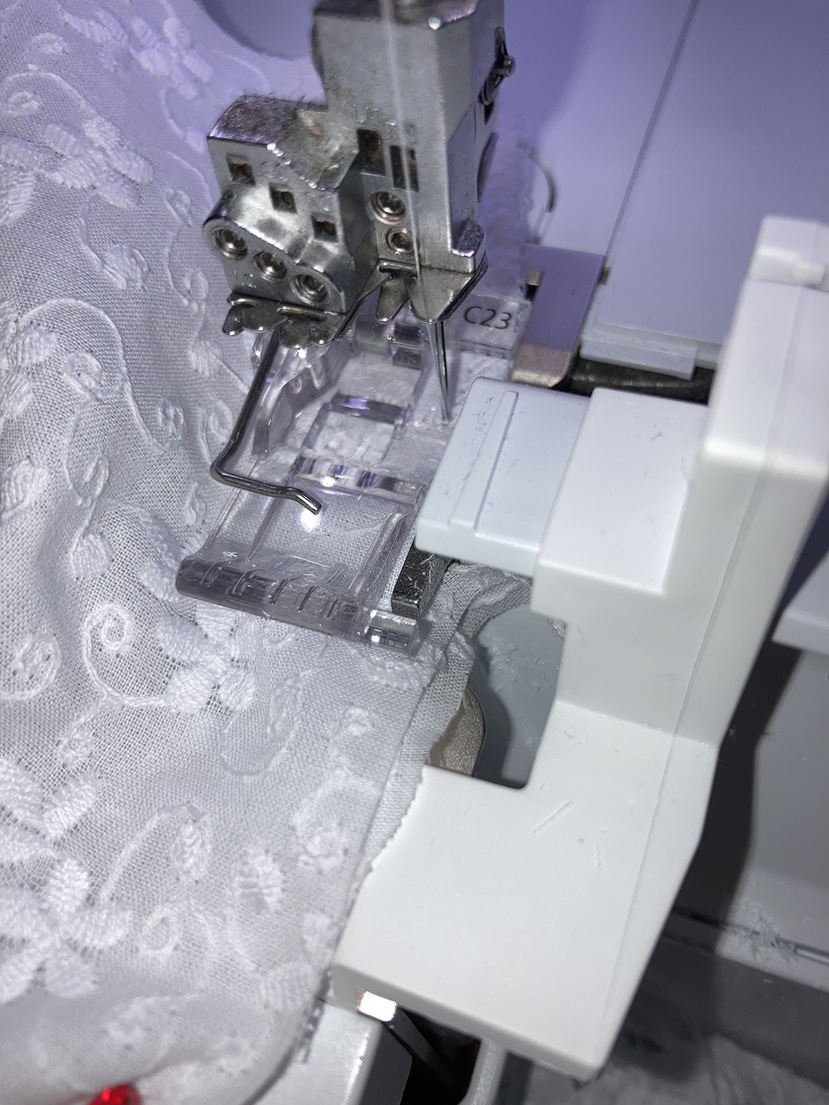 Sun_Bonnet_18_Sew_Curve_Serged_Sunbonnet_WAS_BERNINA_WeAllSew_Blog_1200x1600px