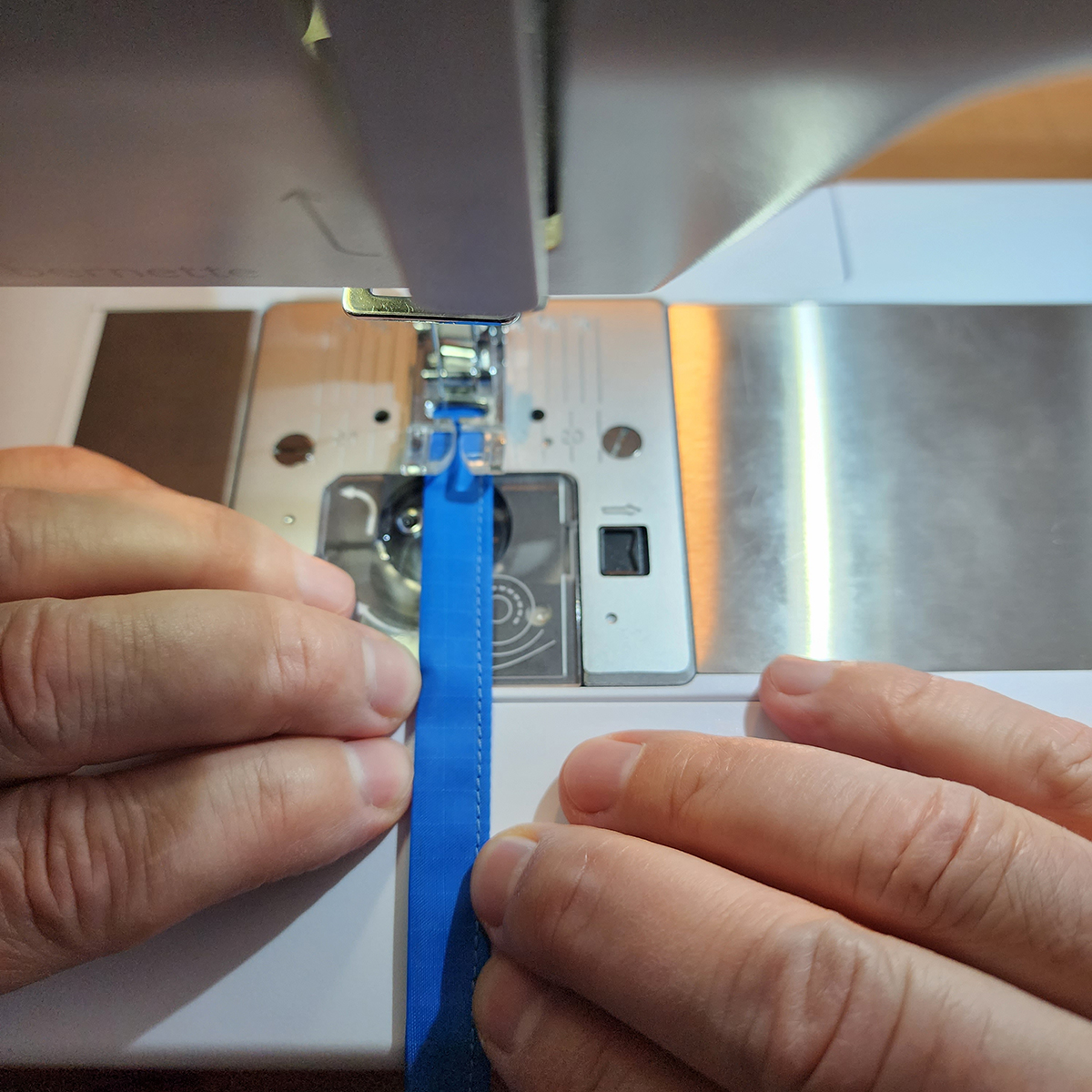 b05_CRAFTER_MYOG_10_guiding_ties_BERNINA_WeAllSew_Blog_1200x1200px