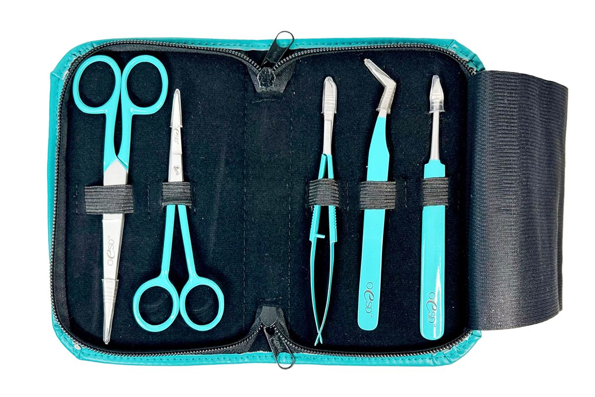 Neoprene_Lunch_Tote_Embroidery_17_oesd_embroidery_kit_BERNINA_WeAllSew_Blog_1200x800px.JPEG