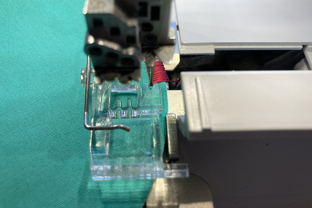 Serger_Tic_Tac_Toe_#1_08_Circle_Stitching_TTT_WAS_BERNINA_WeAllSew_Blog_1200x800px