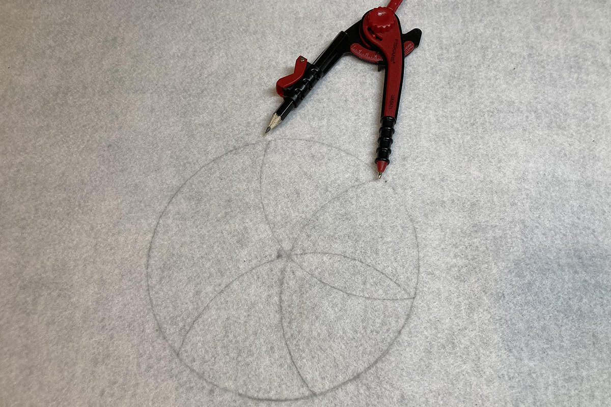 Serger_Tic_Tac_Toe_#2_13_More_Arcs_TTT_WAS_BERNINA_WeAllSew_Blog_1200x800px