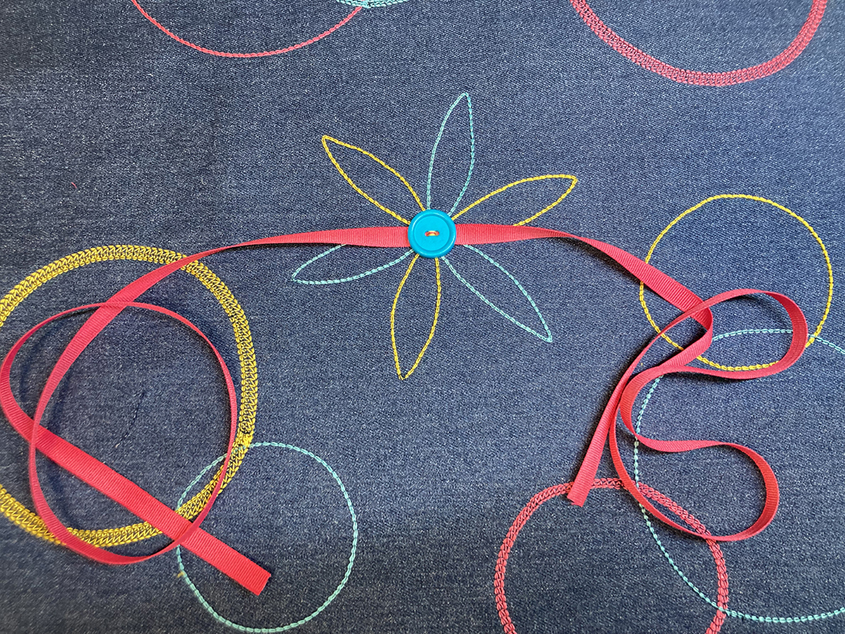 Serger_Tic_Tac_Toe_#2_19_Button_and_Ribbon_TTT_WAS_BERNINA_WeAllSew_Blog_1200x900px