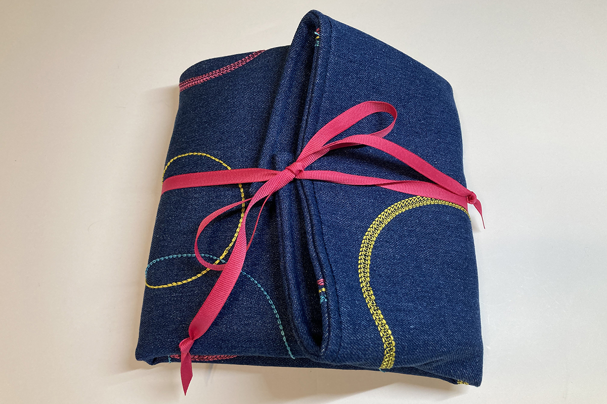 Serger_Tic_Tac_Toe_#2_25_Bow_Side_TTT_WAS_BERNINA_WeAllSew_Blog_1200x800px