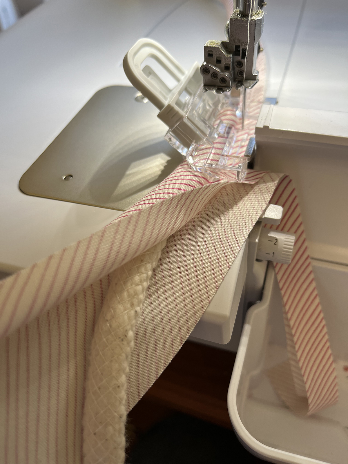 WAS_Piping_on_the_Overlocker_16_Stitching_XL_Piping_Piping_on_the_Overlocker_BERNINA_WeAllSew_Blog_1200x1600