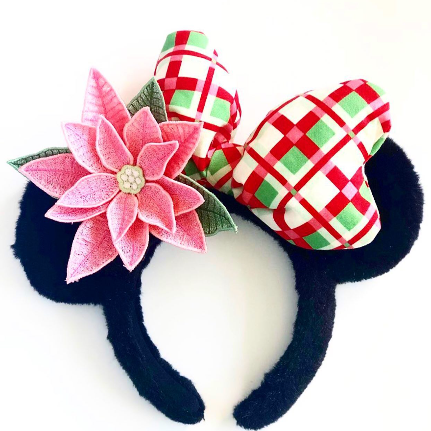Freestanding_Lace_Poinsettia_Wreath_21_I_once_even_BERNINA_WeAllSew_Blog_880x880px