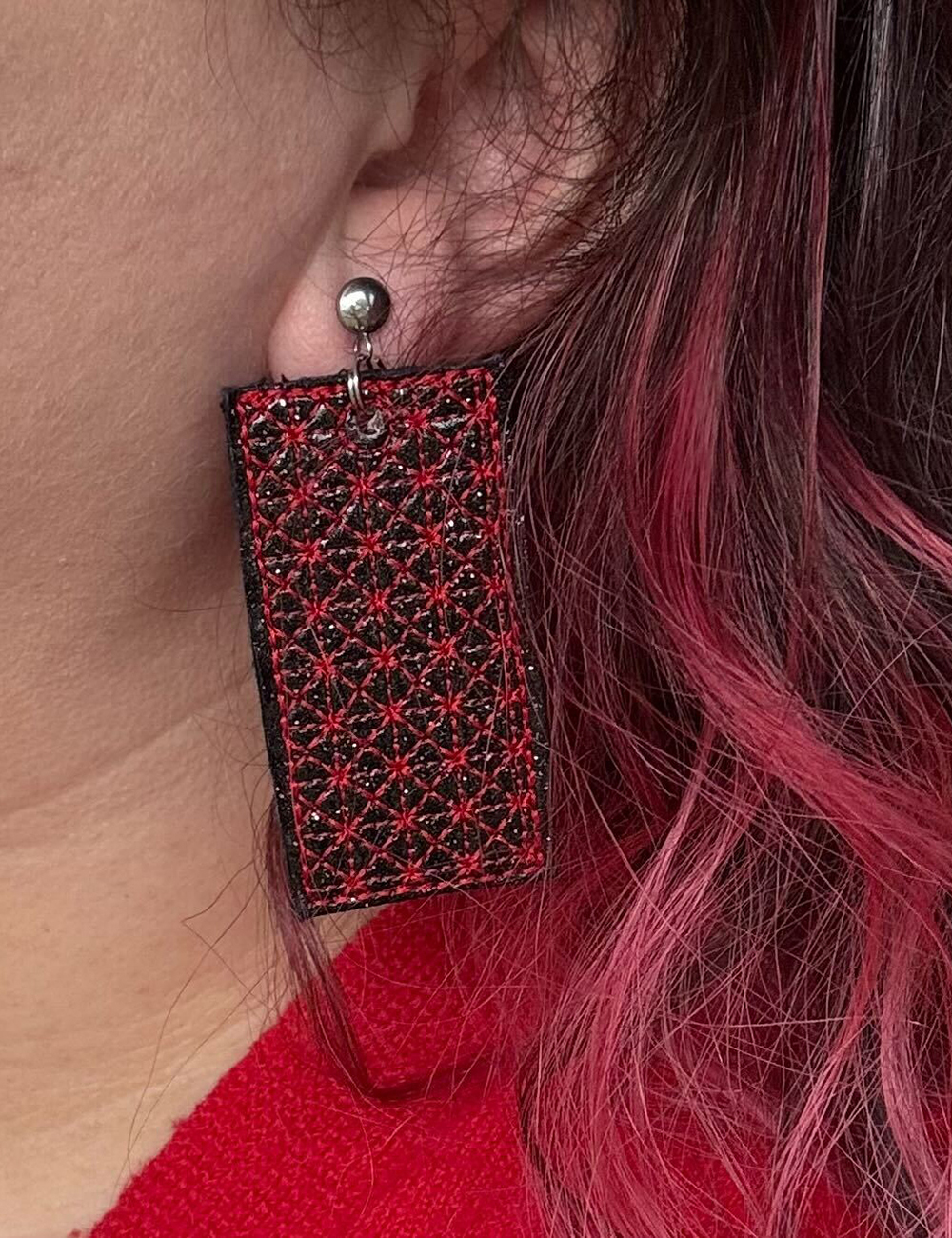 Embroidered_Earrings_30_finish_your_earrings_WeAllSew_Blog_1000x1300px