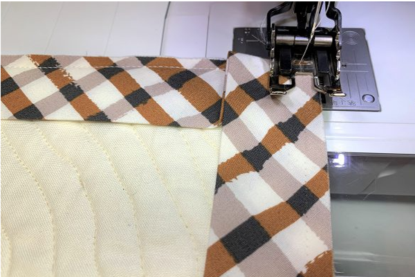Blindstitch_Binding_02_BERNINA_WeAllSew_Blog_1080x1080px