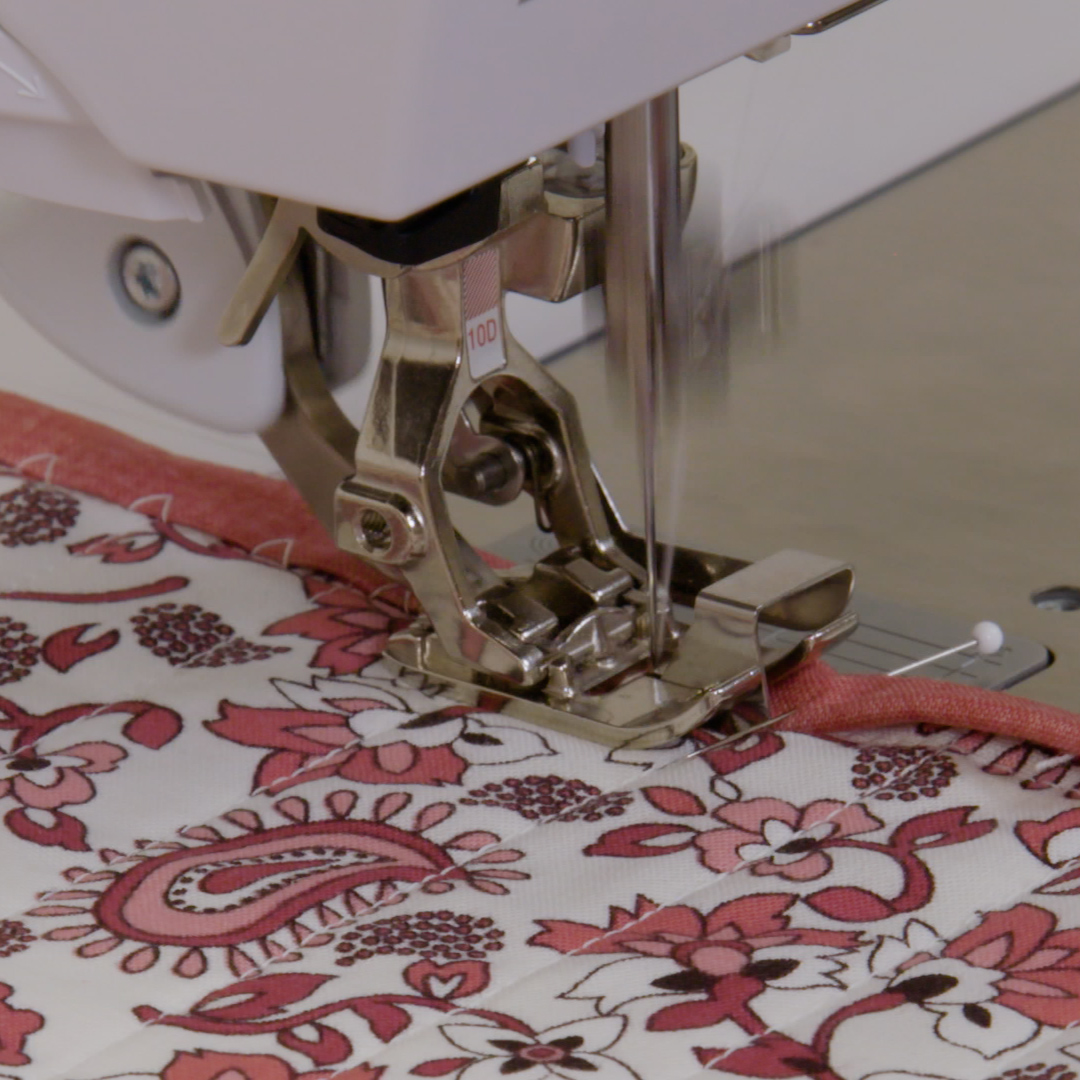 Blindstitch_Binding_10_Close_Up_BERNINA_WeAllSew_Blog_1080x1080px