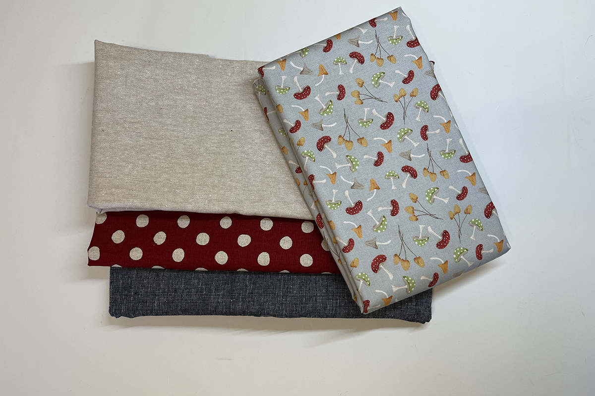 Decorative_Thread_Overlocker_03_Fabrics_Dec_Thr_Double_Time_WAS_BERNINA_WeAllSew_Blog_1200x800px