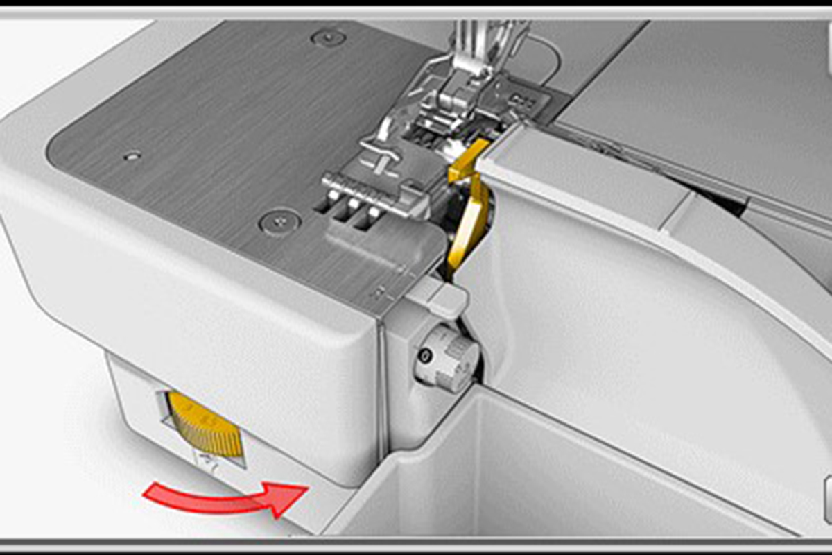 The cutting width wheel on the L 890 is highlighted to show its location